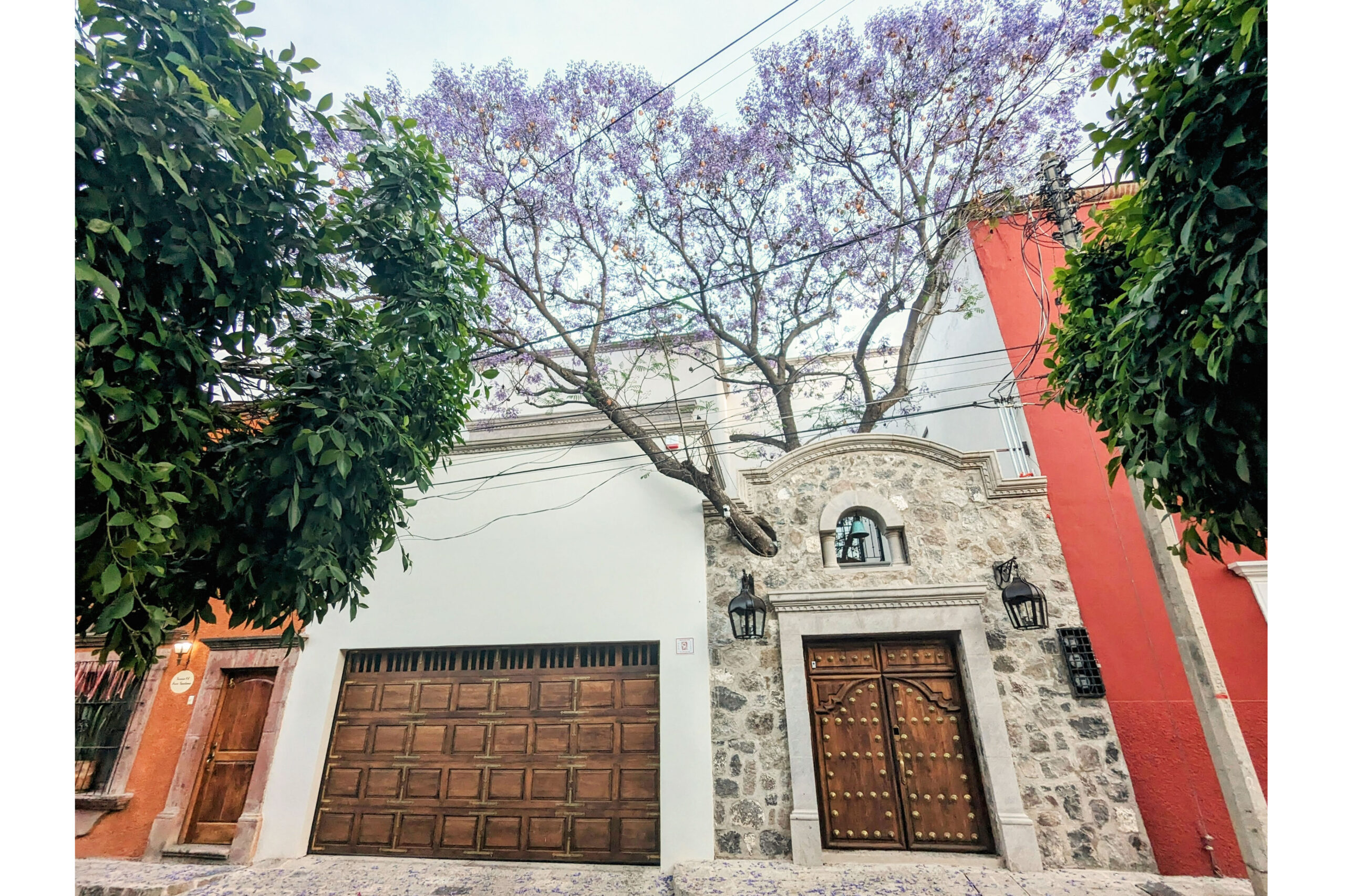 Casa-Jacaranda-1st-foyer-2-resized-scaled
